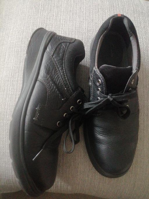  — clarks boys shoes size 7.5 adult