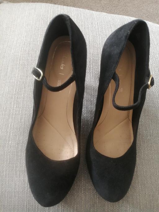  — clarks ladies suede leather shoes 5.5