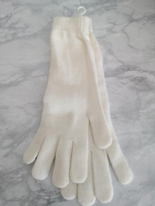  — ladies Gloves