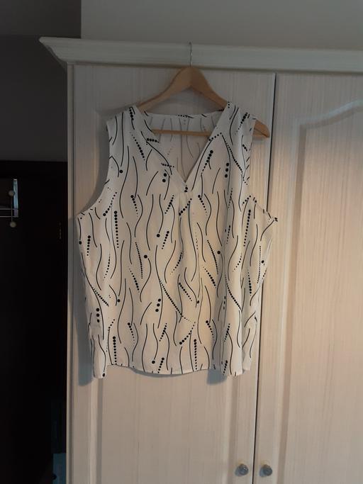  — Ladies Top
