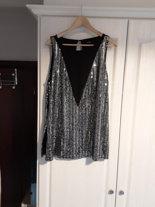  — Ladies Roman Top