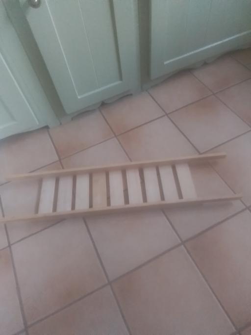  — WOODEN BACK RACK
