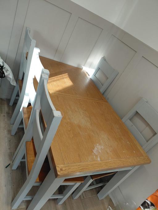  — 6 seater extendable table