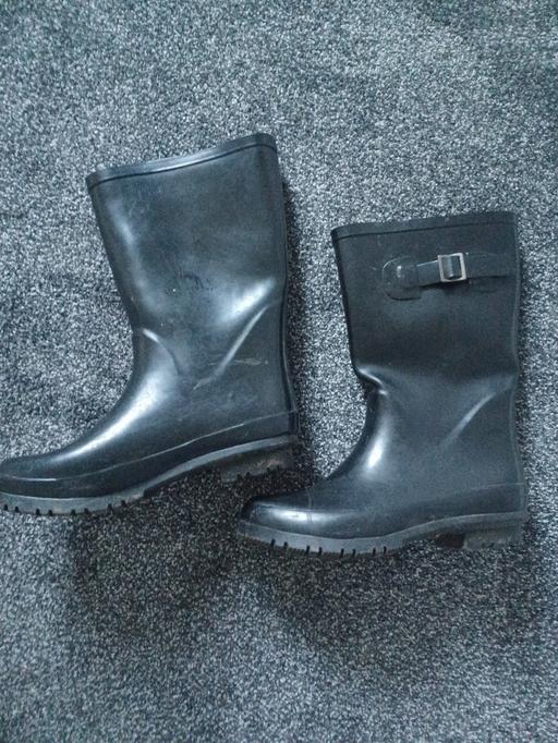  — Next girls wellies size 2