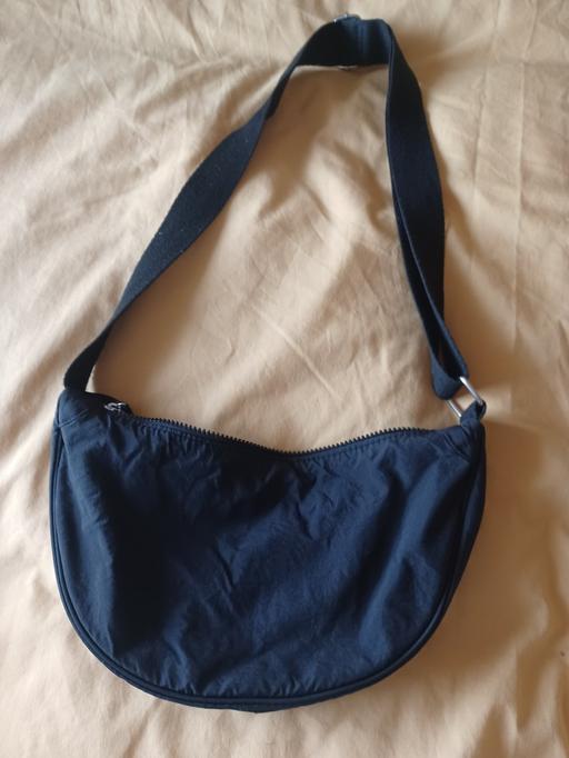  — ladies across body bag