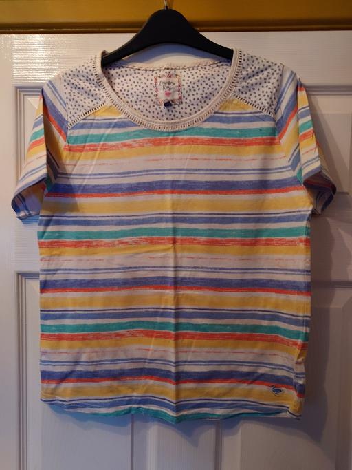  — Women's stripey top size S