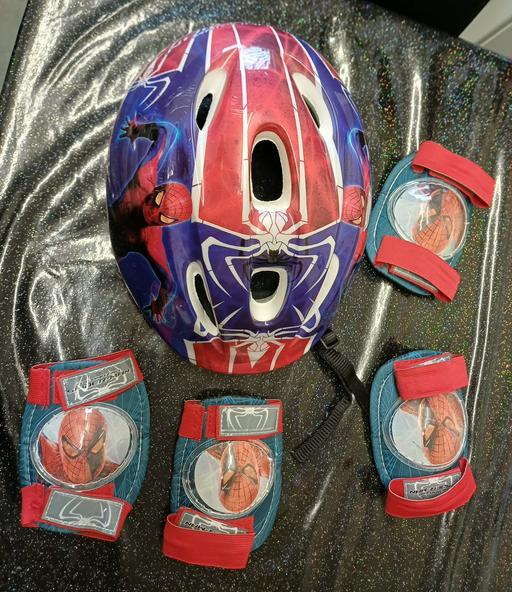  — Spiderman Helmet set with arm & knee pads