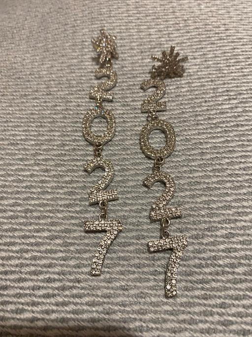  — 2027 earrings