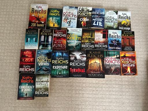  — Job lot of Kathy Reichs books