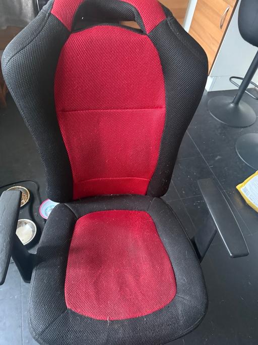  — Free chair