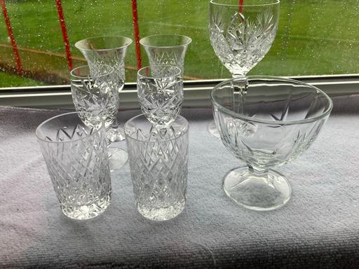  — CRYSTAL GLASSES AND FRUIT BOWL
