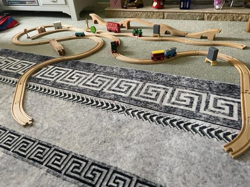  — Train Set - Lots of railway pieces - In wood