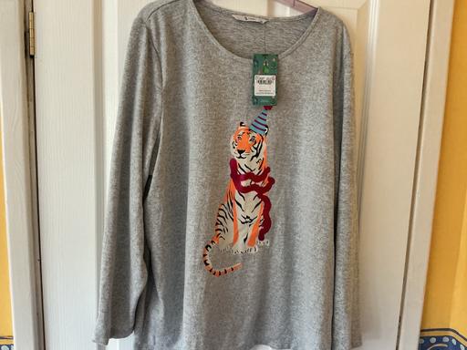 — Ladies Christmas top size 20 brand new