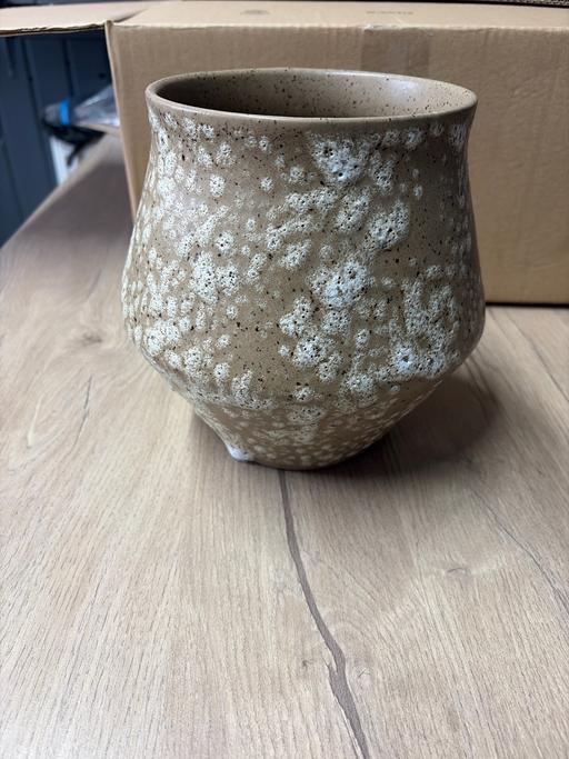  — Waitrose rustic vase planter