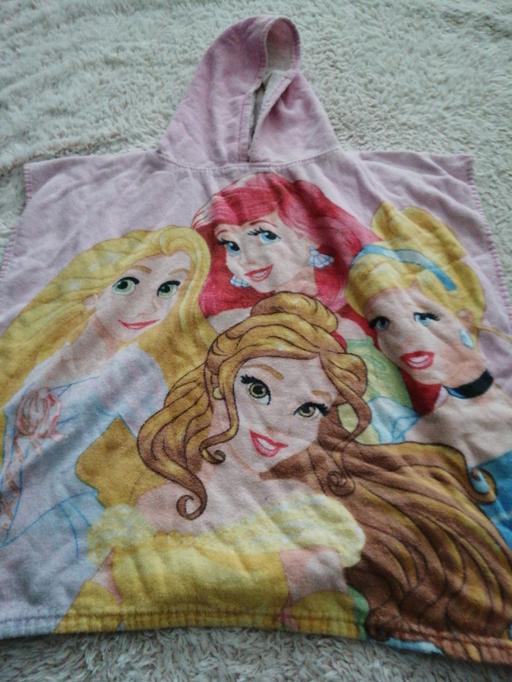  — Hoodied towel