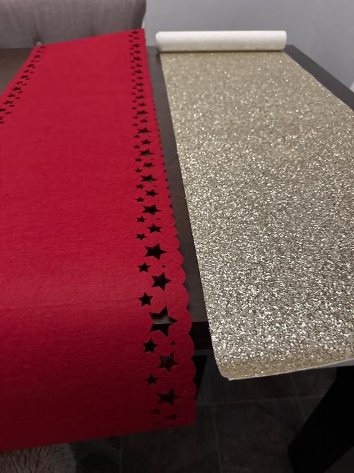  — Table runners