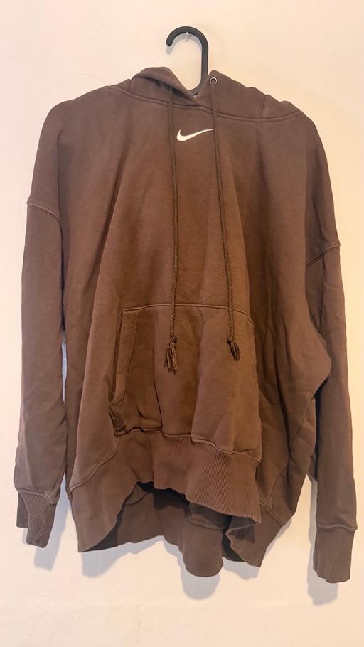 — Nike jumper
