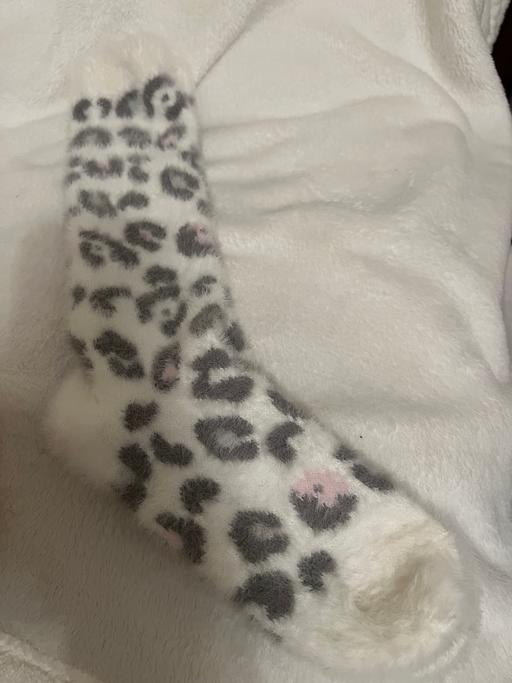  — Womens Snuggly Socks ( New )