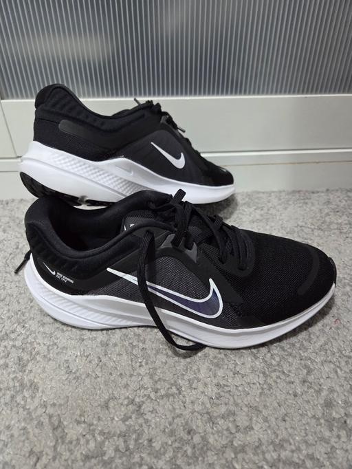  — 🌟NEW🌟 Size 5 NIKE QUEST black trainers
