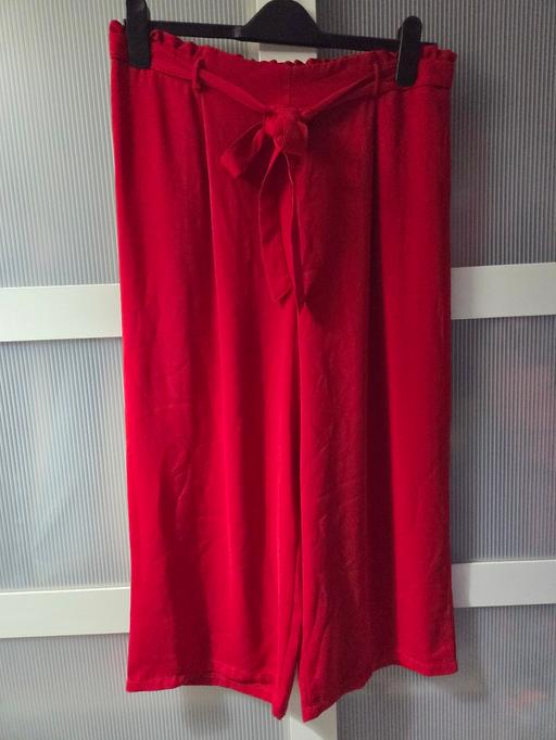  — Size 12 PRIMARK red cropped trousers