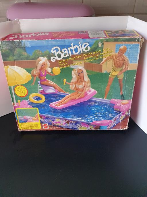  — vintage barbie spray & play pool set