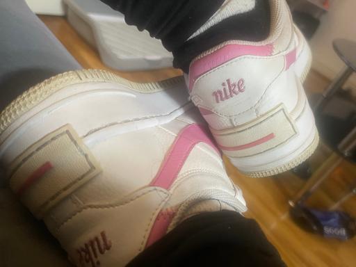  — Nike trainers pink and white