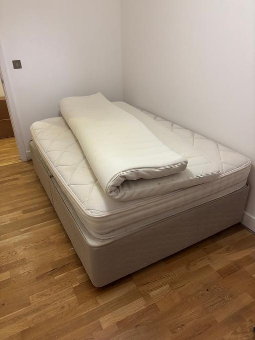  — Double bed