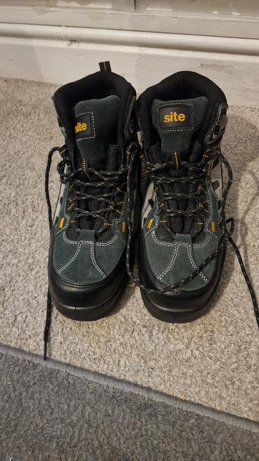 — Safety Boots