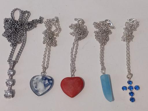  — 05 beautiful pendants and chains