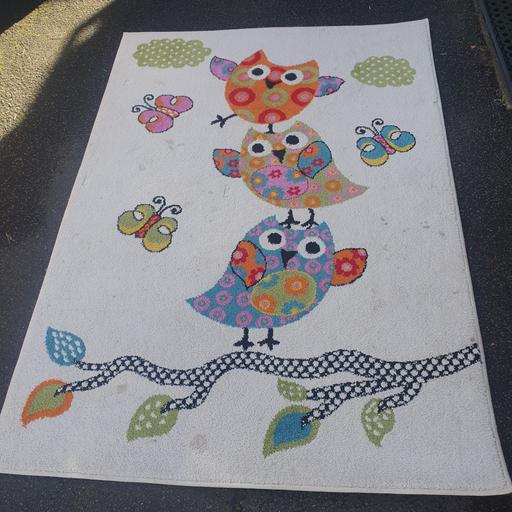  — 5.5ft x 4ft , Kids Bedroom Carpet, Decent Con
