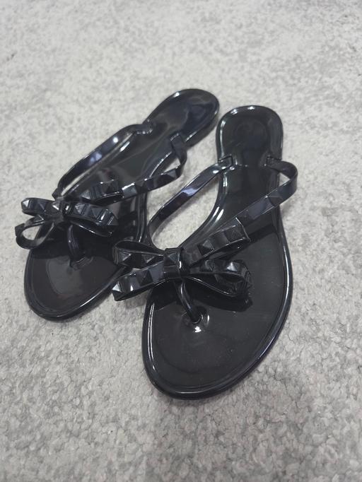  — 🌟NEW🌟 Size 5 flip flops
