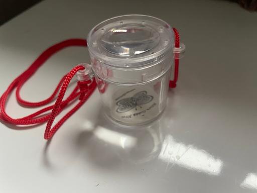  — Insect Lore magnifying bug capsule