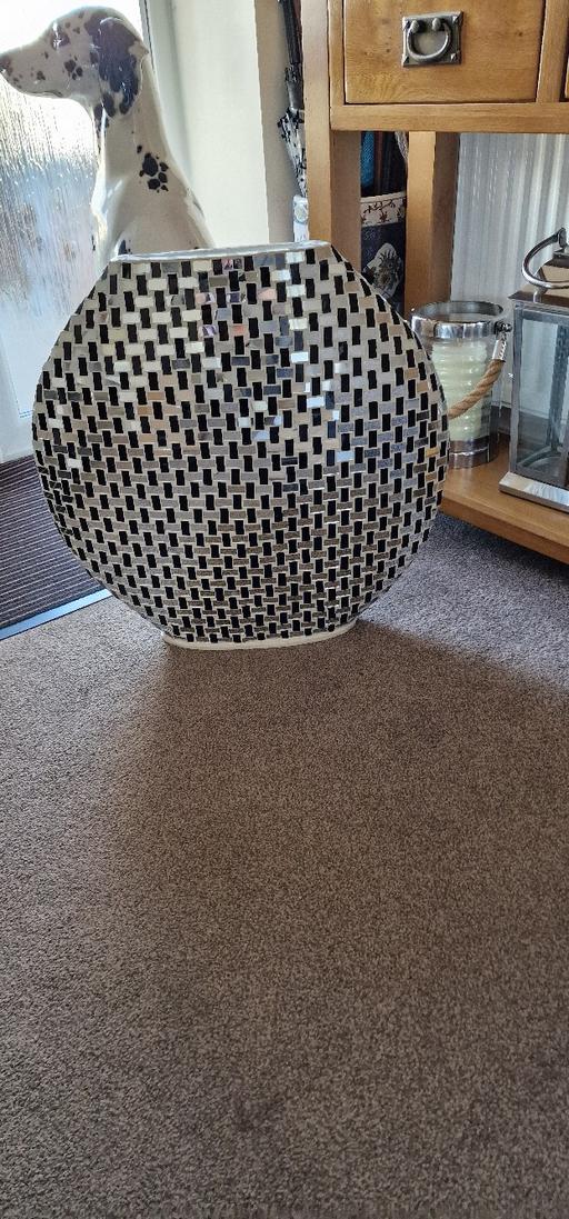 — ornamental vase