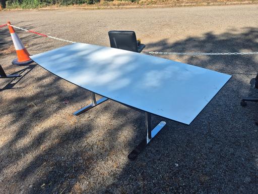  — LARGE BOARD ROOM COMFRENCE TABLE