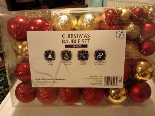  — brand new CHRISTMAS BAUBLES SET
