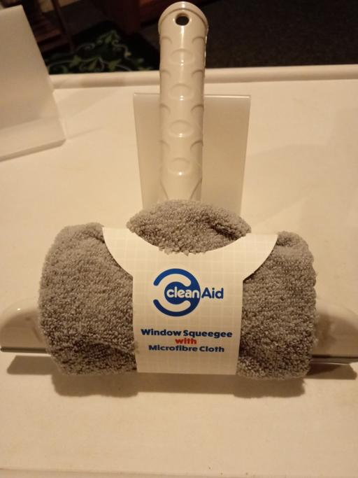  — brand new window squeegee item