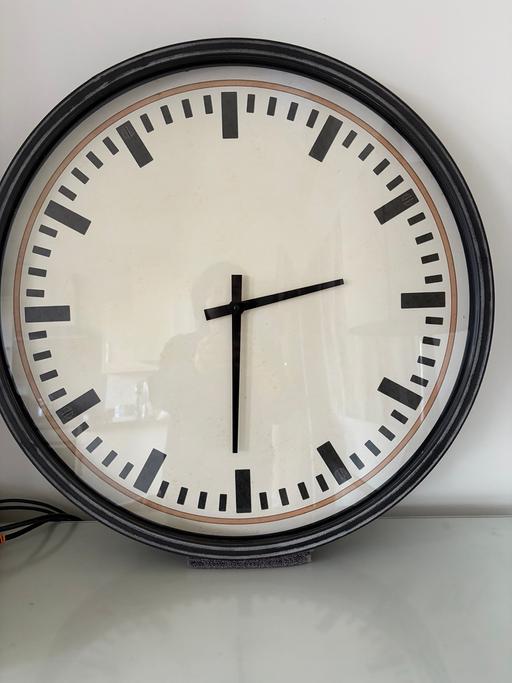  — Large 60cm diameter Clock