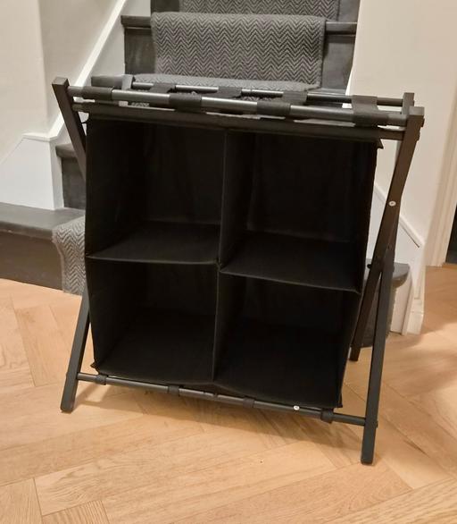  — New Luggage / Suitcase Rack