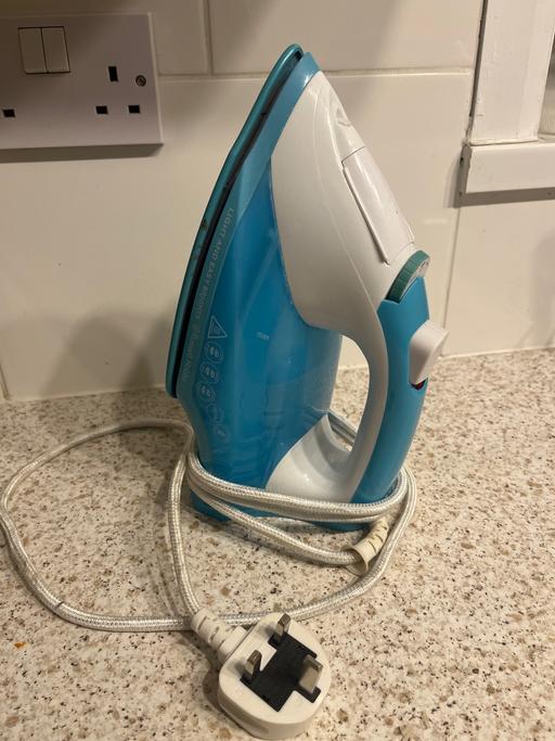  — Russell Hobbs iron