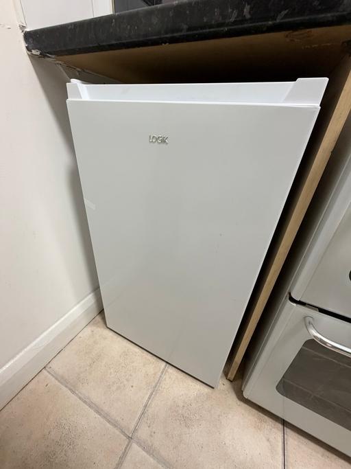  — Logik Freestanding Freezer