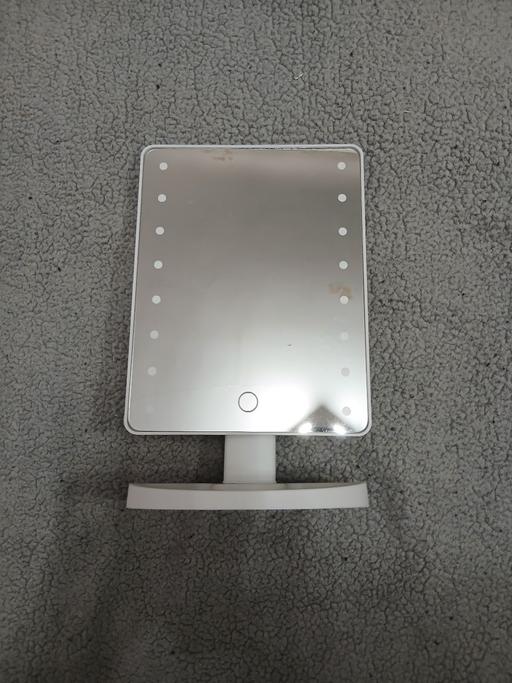  — light up mirror
