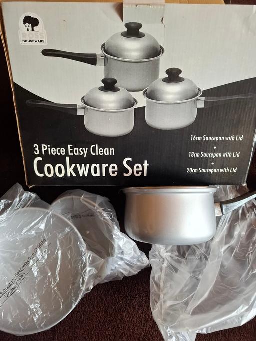 — COOKWARE SET