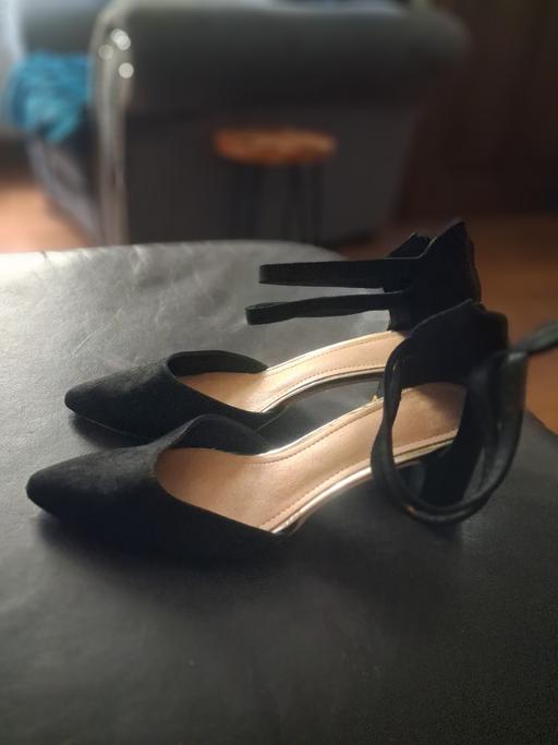  — ladies shoes
