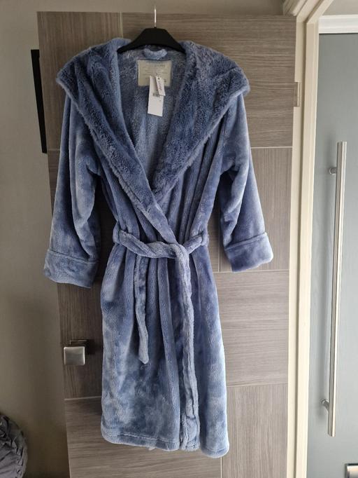  — New thick velour ladies dressing gown M