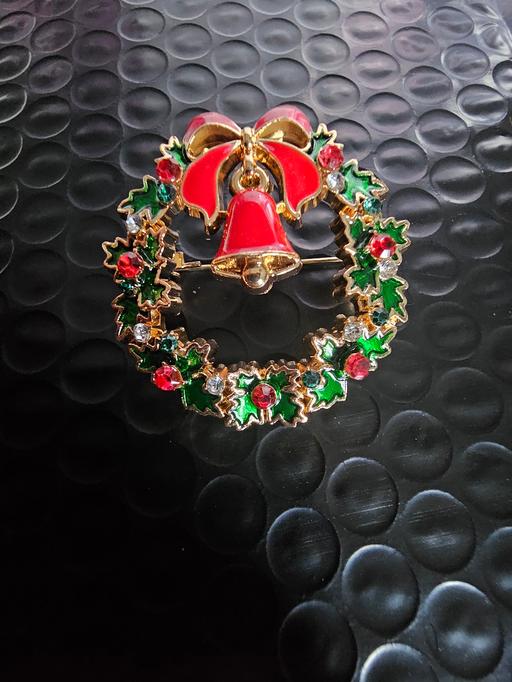  — brooch christmas wreath