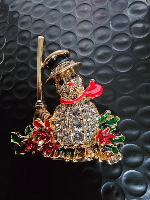  — brooch snowman