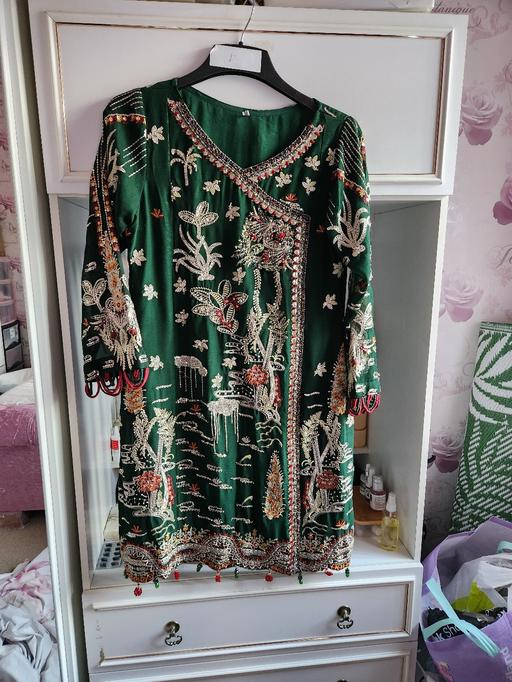  — Exquisite Asian Style Sequin Suit.