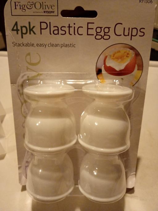  — new pack of 4 Egg cups