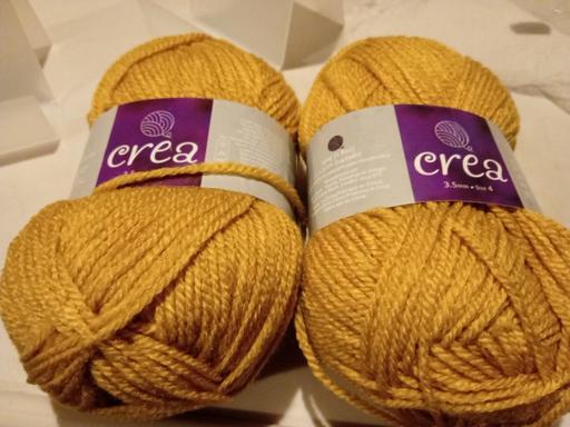  — 2 brand new yarns of wool
