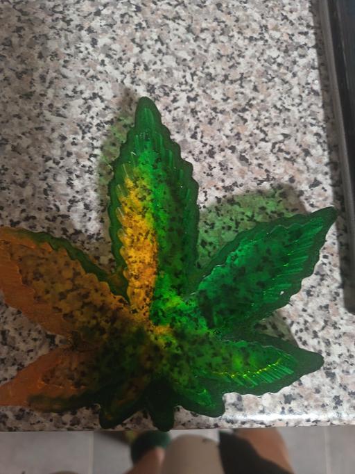  — handmade resin marajuana leaf ashtray
